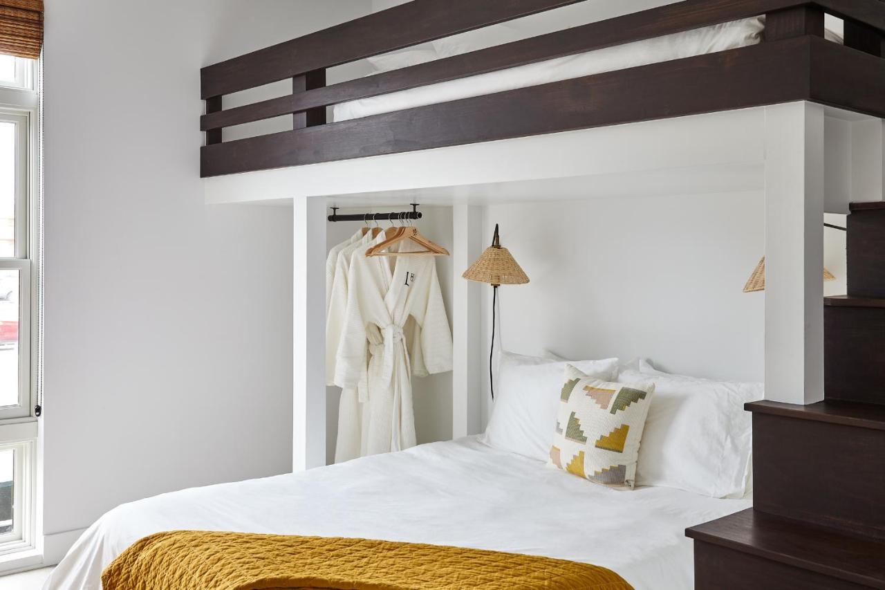 Lokal Hotel Кеп-Мей Екстер'єр фото